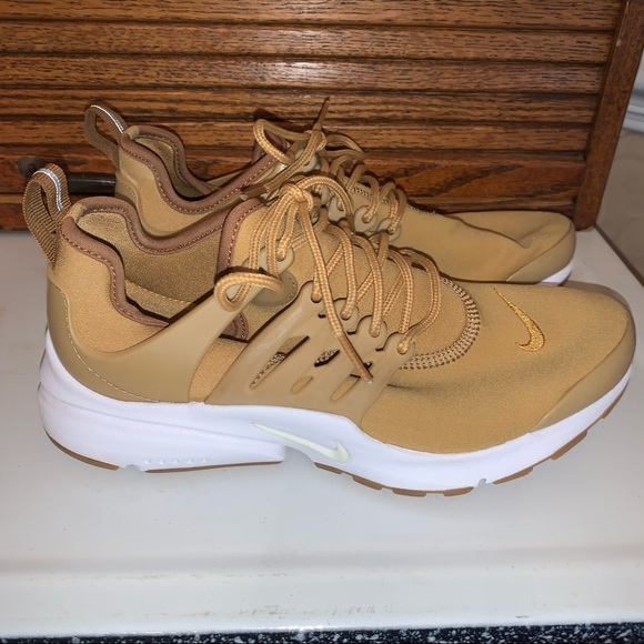 Nike Shoes - Nike Presto’s - Elemental Gold